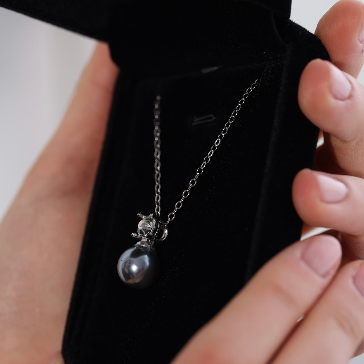10k White Gold Black Pearl Necklace