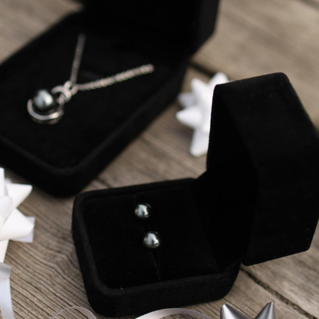 8mm Black Tahitian Cultured Pearl Stud Earrings in 18K White Gold – Cultured in French Polynesia, boxed to gift