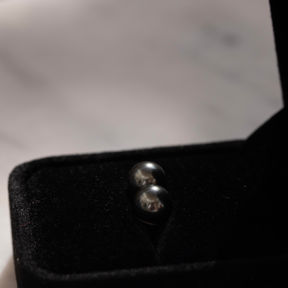 Earrings in 18k white gold with Tahitian pearls